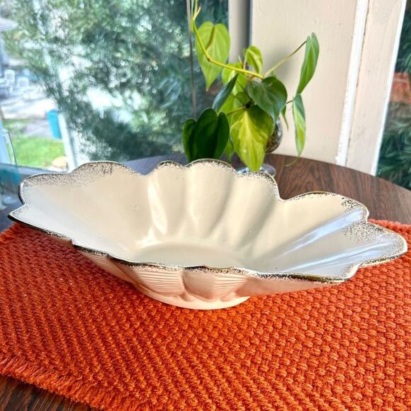 Vintage California Pottery Scalloped Leaf Dish White Gold Rim 487 USA - Picture 1 of 16